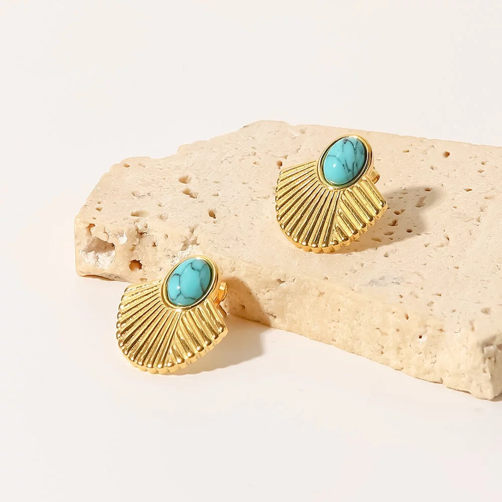 Turquoise inlaid rib fan- shaped stud earrings