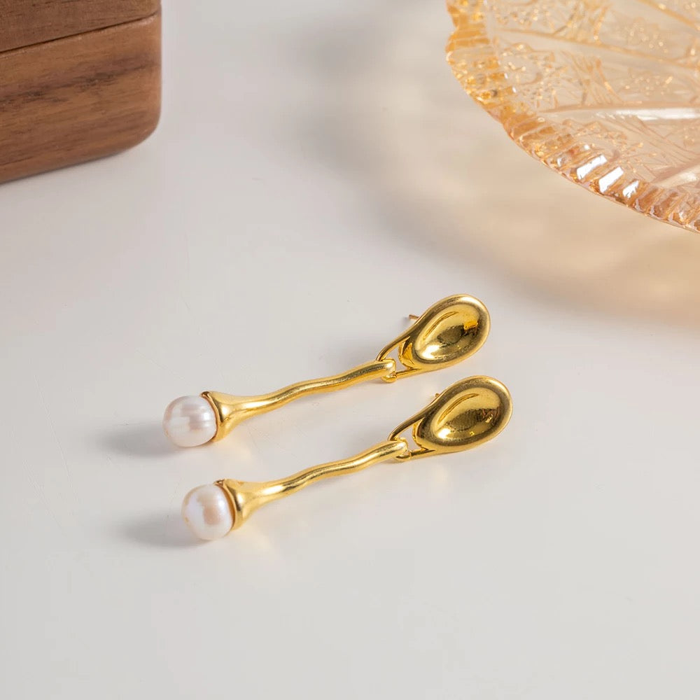 Natural Pearl bar drop earring