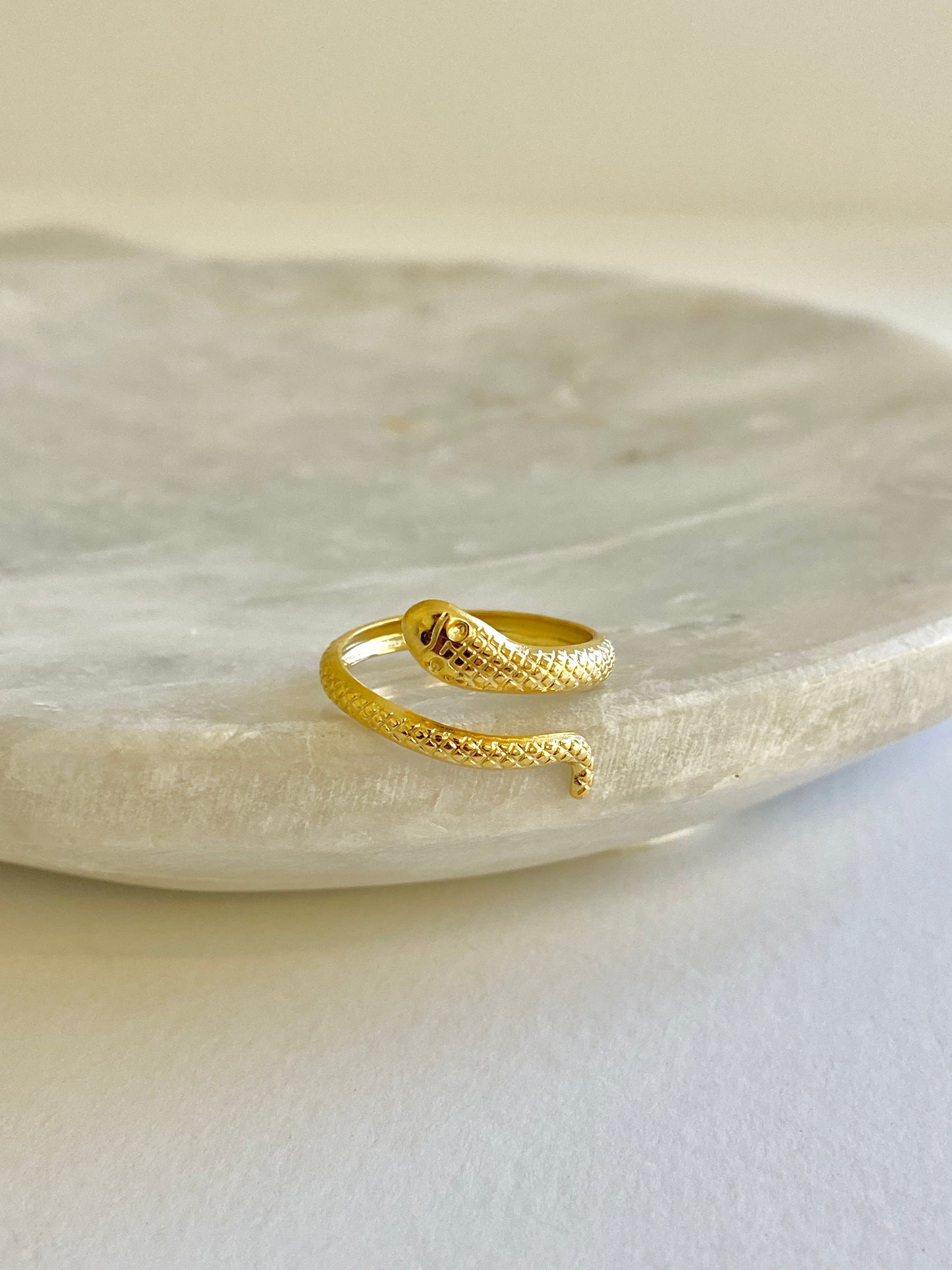 Snake adjustable ring