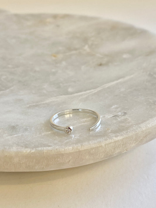 Simple adjustable ring