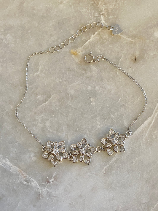 Flowers bracelet