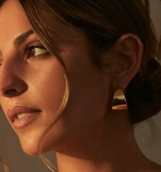 Elegant stud hoop earrings