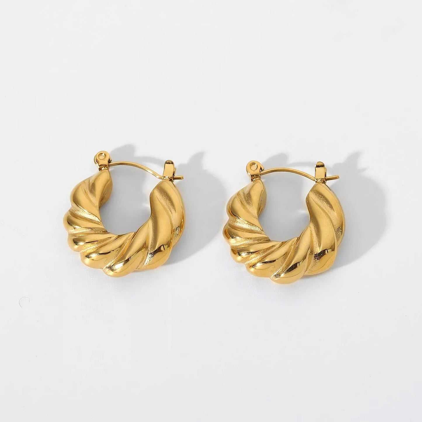 Rhomboid hoop earrings