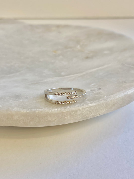 Simple adjustable ring