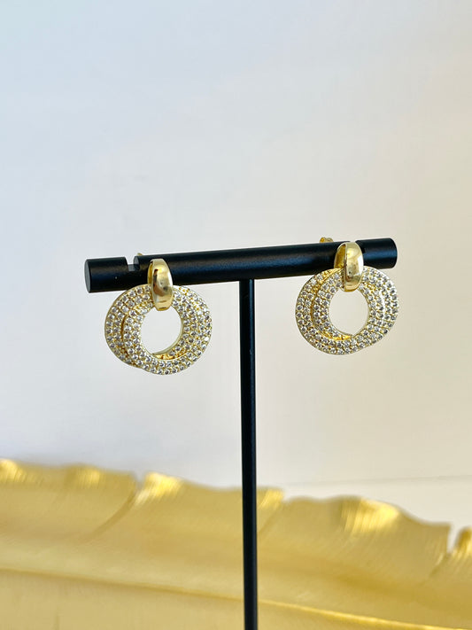 Circle elegant stud earrings