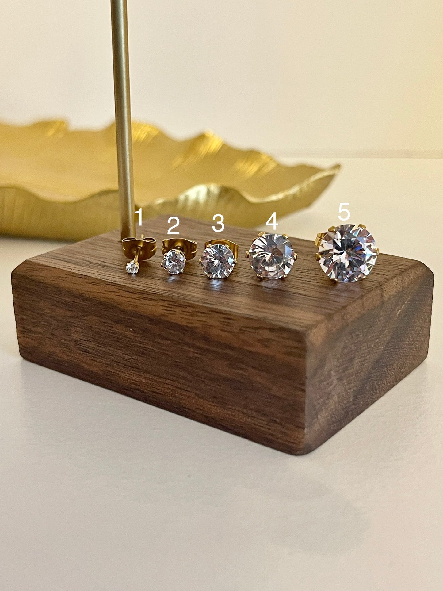 Cubic zirconia stud earrings