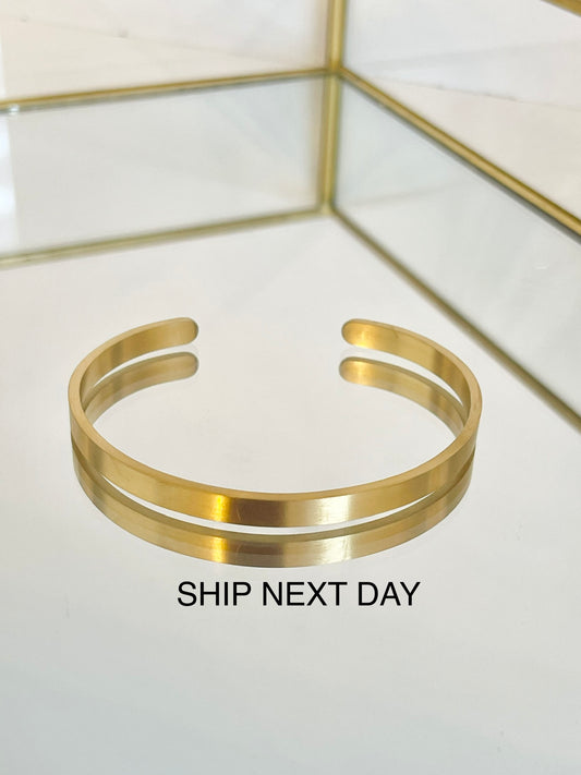 Simple cuff bracelet