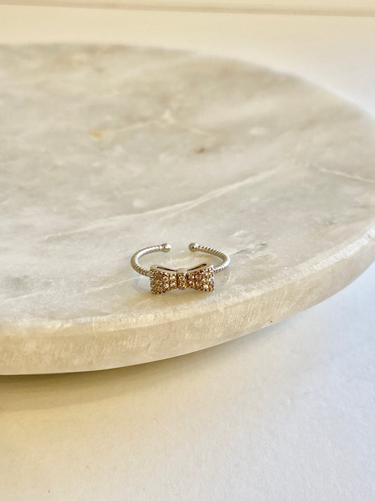Ribbon adjustable ring