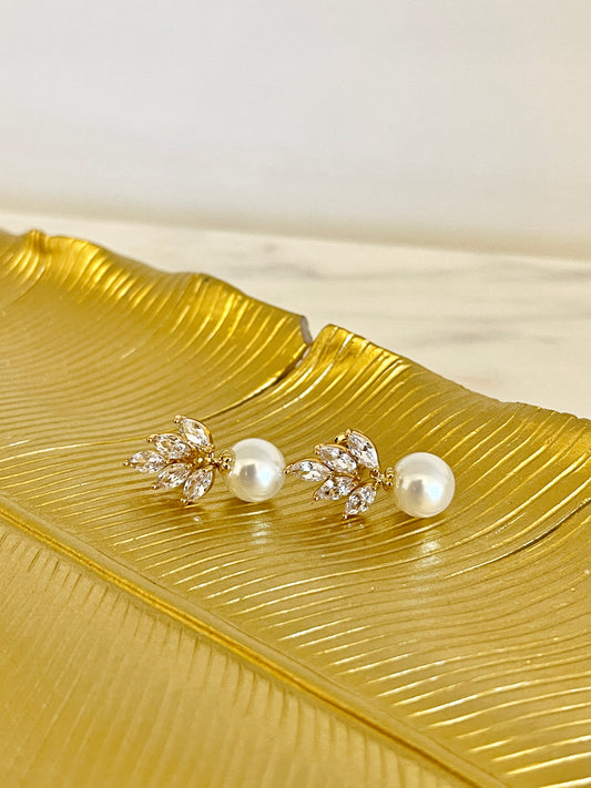 Elegant pearl stud earrings