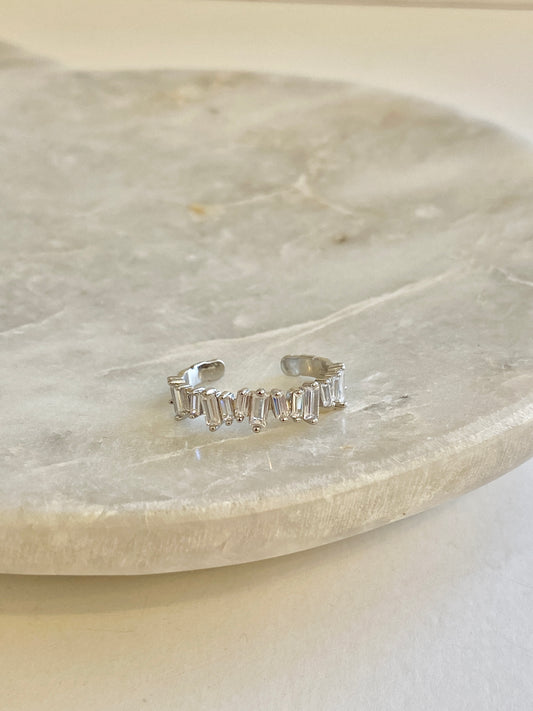 Elegant adjustable ring