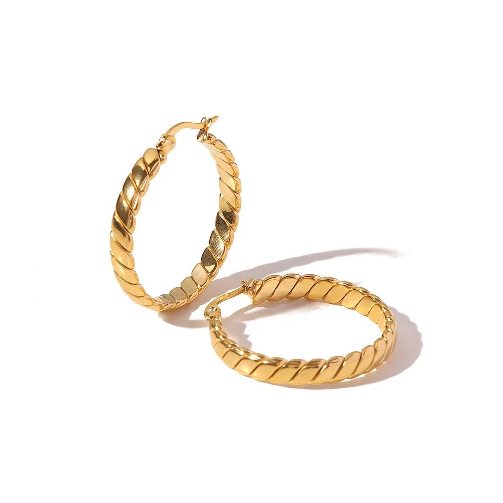Twist hoop earrings