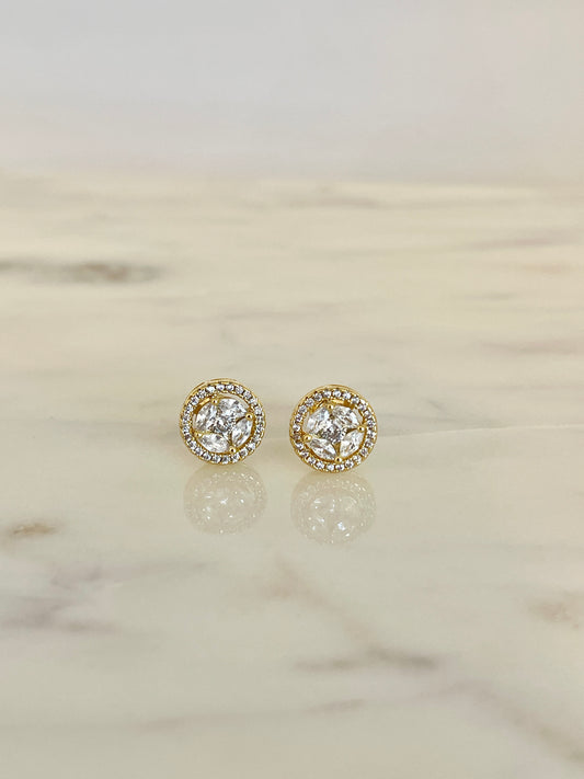 Simple stud earrings