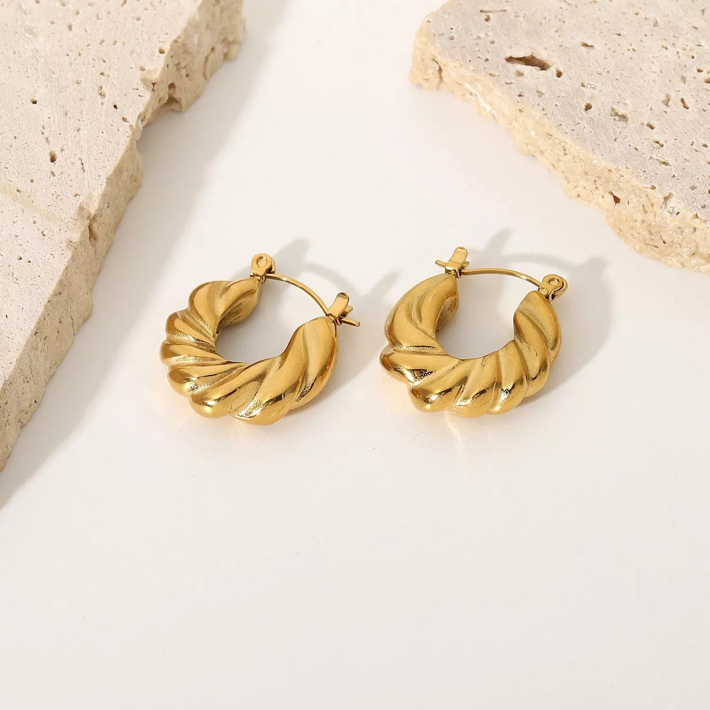 Rhomboid hoop earrings