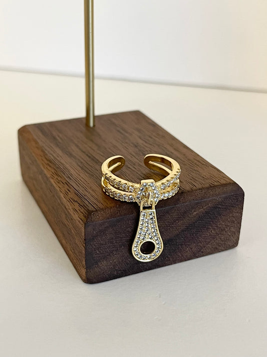 Zipper adjustable ring