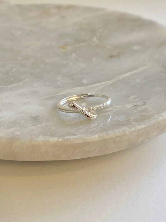 Ribbon adjustable ring