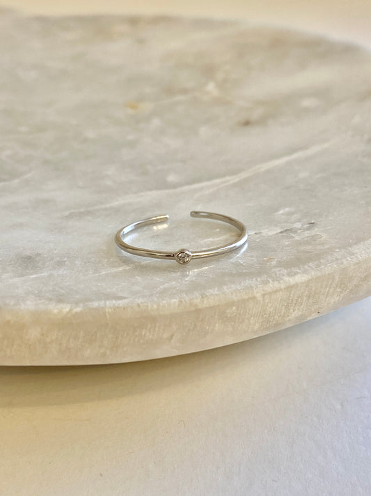 Dainty adjustable ring