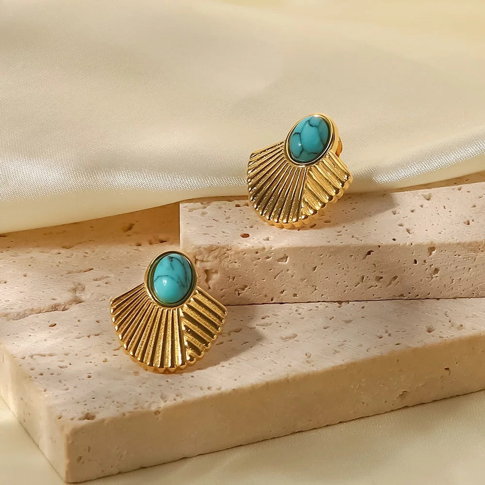 Turquoise inlaid rib fan- shaped stud earrings