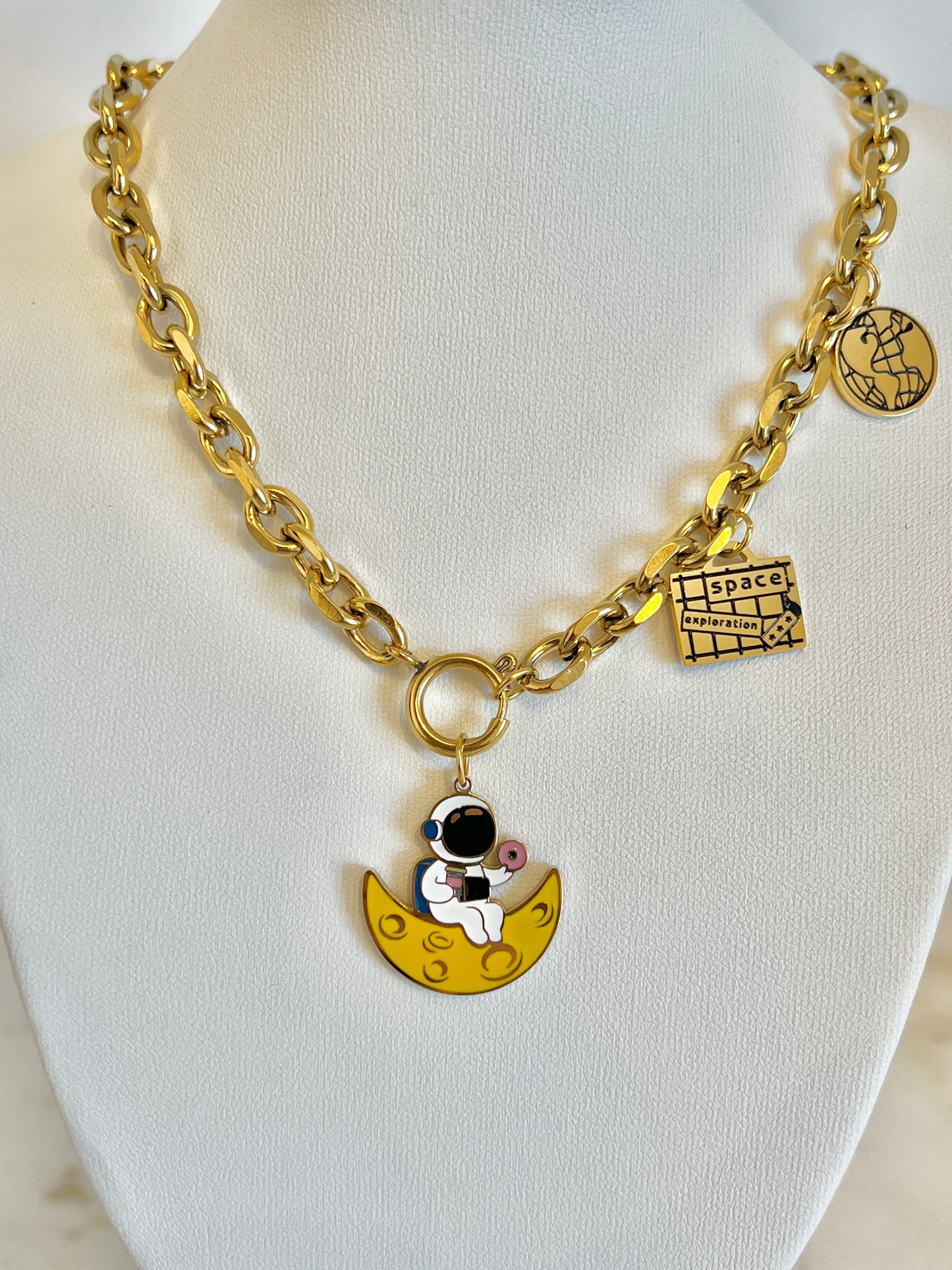 Space necklace