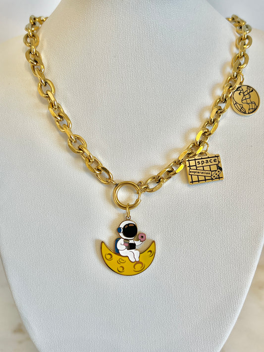 Space necklace