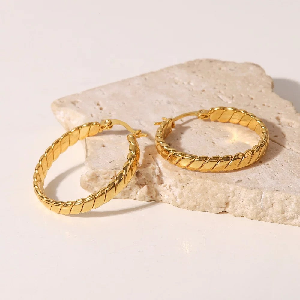 Twist hoop earrings