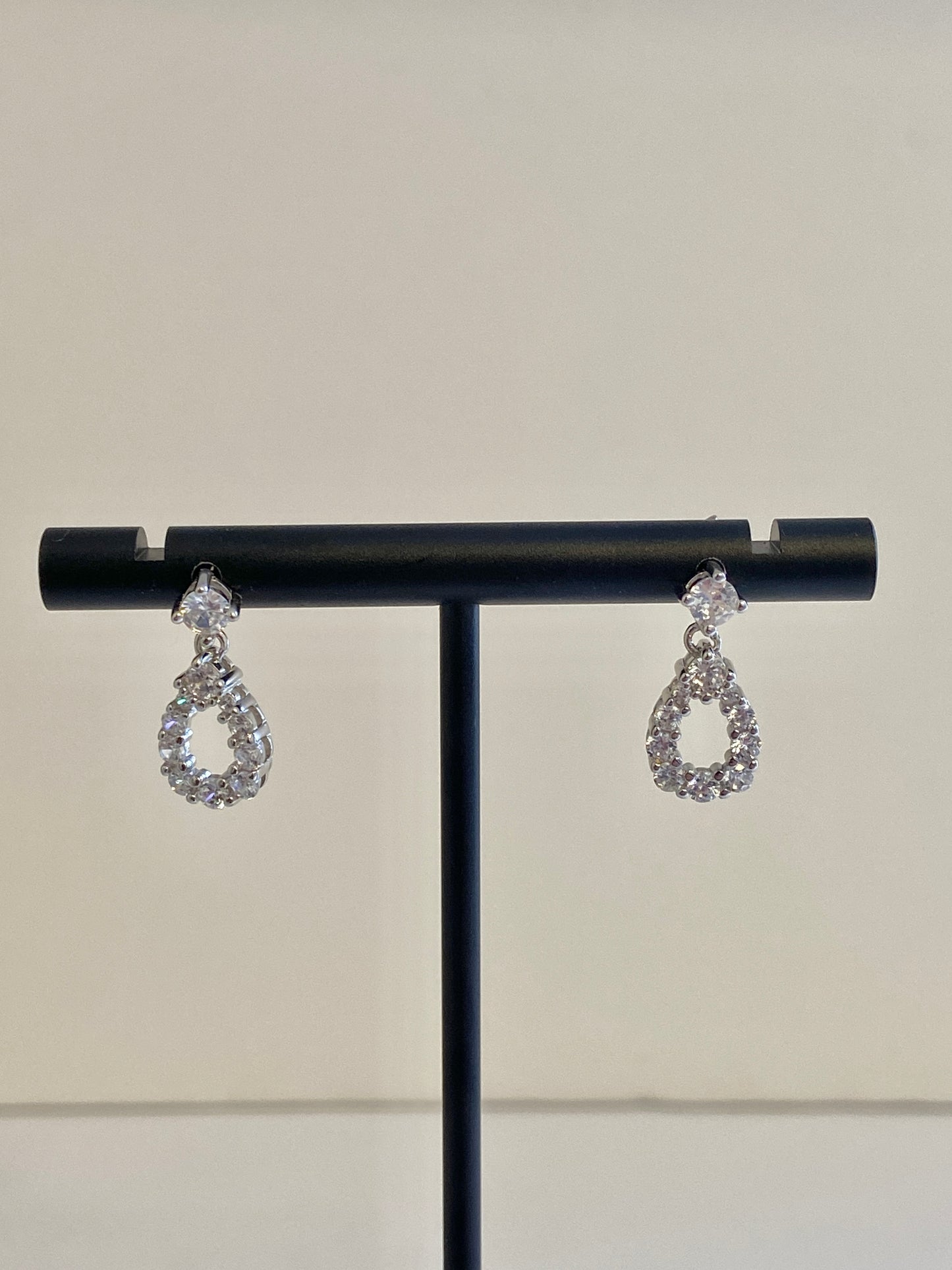 Elegant stud earrings