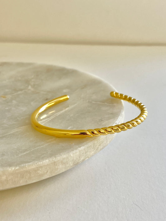Simple cuff bracelet