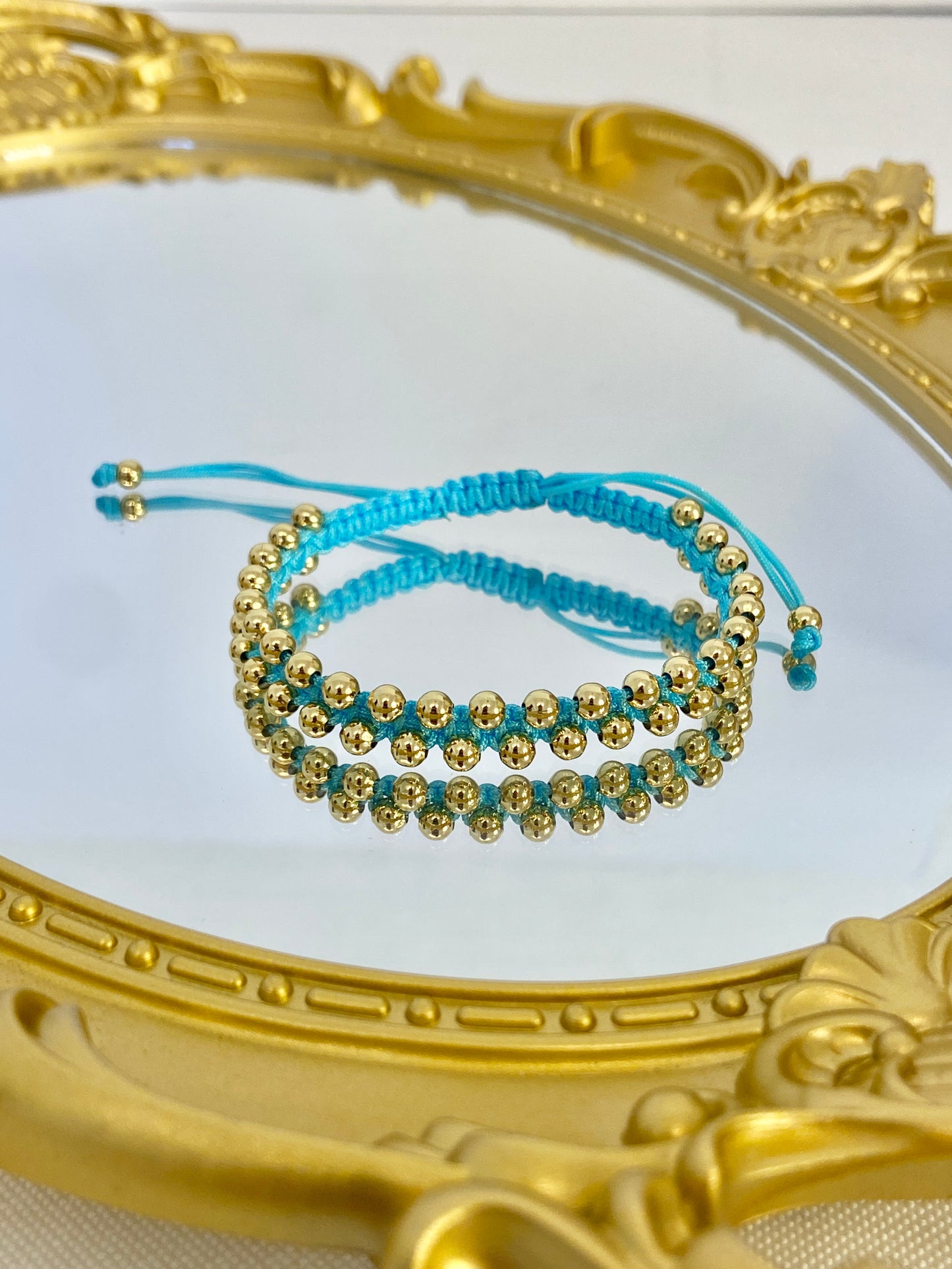 Beads string bracelet